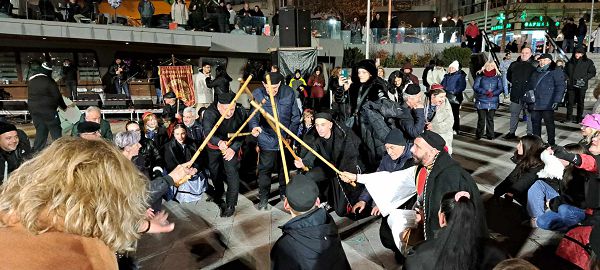 Ο Φανός Κρεβατάκια στην πλατεία της Κοζάνης