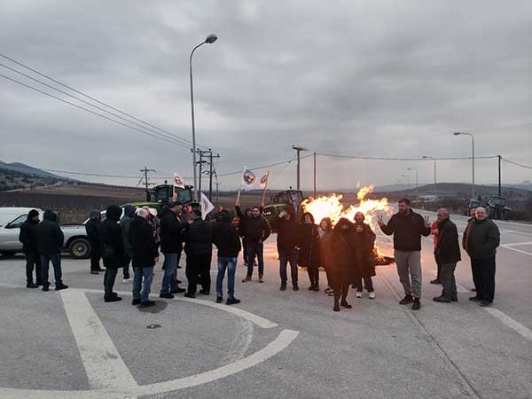Μπλόκο Αντιγόνου: Κλείνουμε τον δρόμο, Πέμπτη 13 Φλεβάρη στις 17:30 με 18:30! Να είμαστε όλοι εκεί!