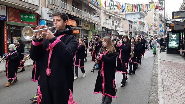 Η Πανδώρα προλογίζει την παρέλαση της Μικρής Αποκριάς