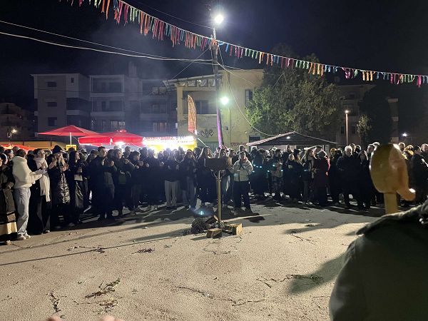 Κέφι και χορός στο Φανό Πλατάνια