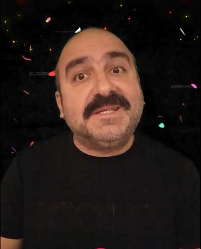 Ο παρουσιαστής του KarvonVal Γιώργος Χατζής καλεί τους πολίτες να παρευρεθούν στην αποκριάτικη παρέλαση