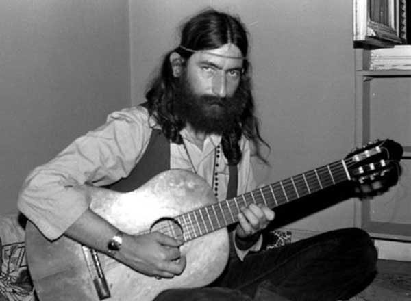 Σαν σήμερα στις 17 Μαρτίου του 1988 αυτοκτονεί στο σπίτι του ο Νικόλας Άσιμος