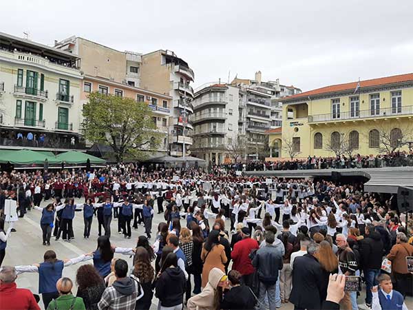 Κότσαρι στην κεντρική πλατεία της Κοζάνης