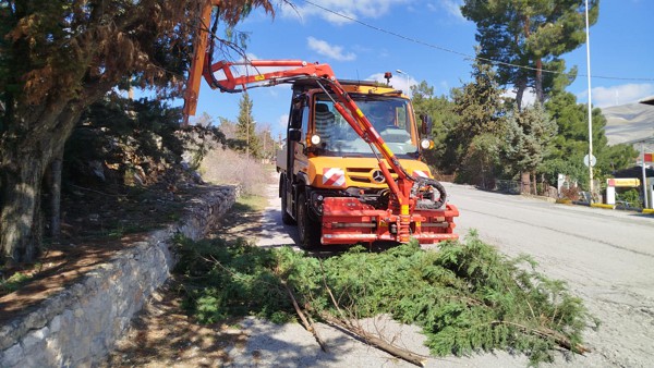 Δήμος Βοΐου: Ξεκίνησαν οι εργασίες καθαρισμού στα πρανή στο πλαίσιο της πολιτικής προστασίας ενόψει θερινής περιόδου