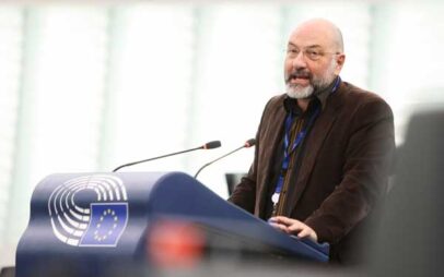 Σάκης Αρναούτογλου από το Στρασβούργο: Η ευρωπαϊκή γραφειοκρατία απειλεί να «βγάλει το λάδι» στους μικρούς παραγωγούς