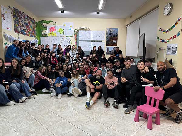 Σχέδιο νεανικής κινητικότητας του ΟΕΝΕΦ σε συνεργασία με τον Ιρλανδικό οργανισμό νεολαίας Crosscare στη Φλώρινα