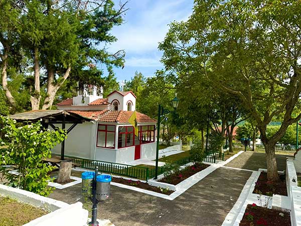 Γιορτάζει το εκκλησάκι των Αγίων Κωνσταντίνου και Ελένης στο Πρωτοχώρι