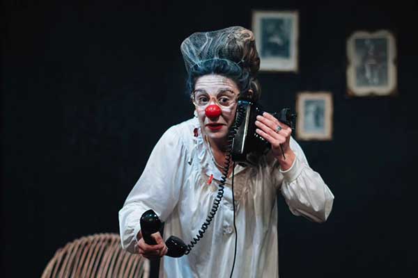 Η θεατρική παράσταση cLOwNELY day στην Εναλλακτική Σκηνή του ΔΗ.ΠΕ.ΘΕ Κοζάνης το Σάββατο 24 Μαΐου και στο Πνευματικό Κέντρο Πτολεμαΐδας την Κυριακή 25 Μαΐου