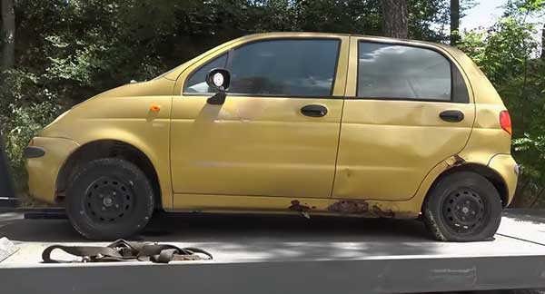 Ένα ακόμη εγκαταλελειμμένο όχημα «σηκώθηκε» από τη Δημοτική Αστυνομία Κοζάνης