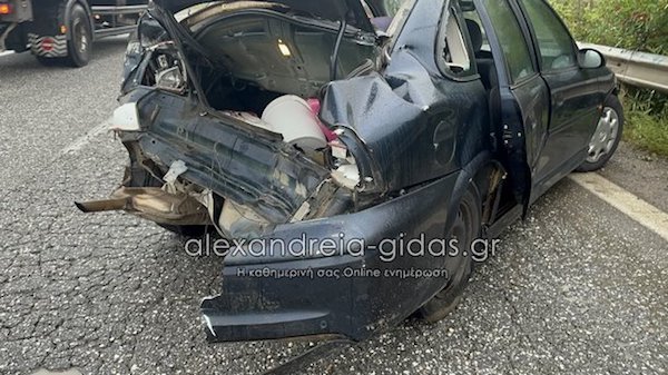 Ζευγάρι από την Κοζάνη ενεπλάκη σε τροχαίο στην Εγνατία – Πήγε να βοηθήσει