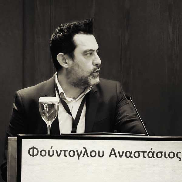 Τάσος Φούντογλου: Των κεντρικών το ανάγνωσμα…..
