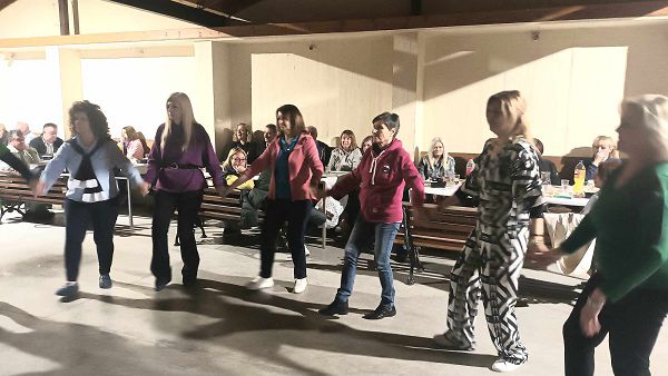 Με μεγάλη επιτυχία πραγματοποιήθηκε το γλέντι προς τιμήν των μελών του Πολιτιστικού Συλλόγου – Φανού “Η Κόζιανη”
