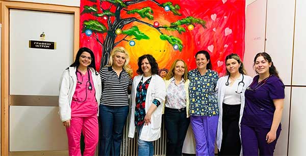 Η Έφη Καρασκώστα στην παιδιατρική του Μαμάτσειου για παιδοφθαλμολογικά θέματα