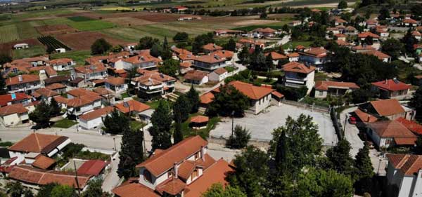 Ο πρόεδρος του Αγίου Χριστοφόρου για τα κοιμητήρια, τους νεκρούς που δεν χωράνε και τις πιέσεις από το χωριό