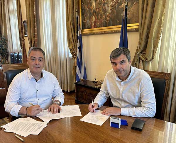 Δήμος Κοζάνης: Υπογραφή σύμβασης για την ανάπλαση του αύλειου χώρου του 2ου Γυμνασίου