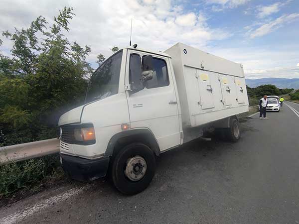 Εκτροπή φορτηγού έξω από τον Βαθύλακκο Κοζάνης – Από το επαρχιακό δίκτυο η κυκλοφορία των οχημάτων