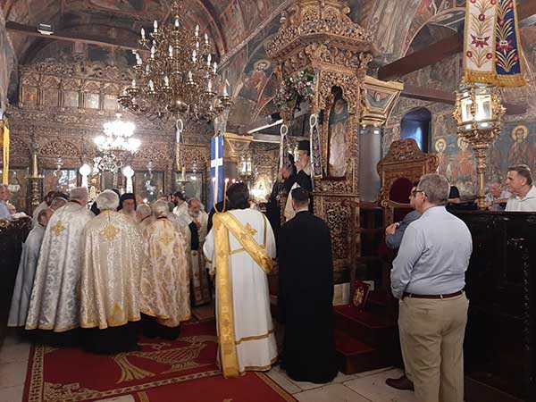 O αρχιερατικός εσπερινός για την εορτή των Αγίων Αποστόλων στον Ιερό Ναό Αγίου Νικολάου