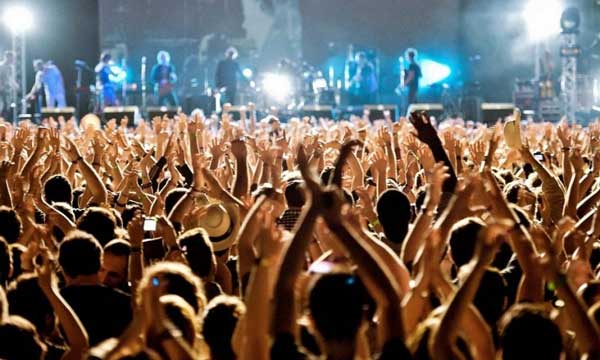 Από το Μαραβέγια στο Μουζουράκη και τώρα στον Apon