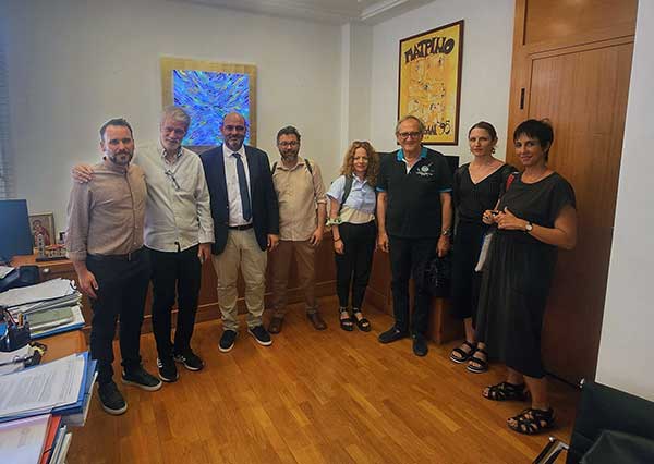Συνάντηση των Καλλιτεχνικών Διευθυντών/ριών των Δημοτικών Περιφερειακών Θεάτρων με τον Υφυπουργό Πολιτισμού