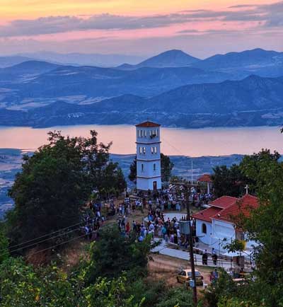 Πανηγυρικός εσπερινός σήμερα Παρασκευή στον ιερό ναό Αγίας Παρασκευής Μοσχοχωρίου Πλατανορρεύματος