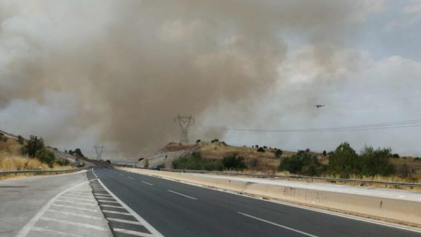 Αναζωπυρώθηκε η πυρκαγιά στην Ποντοκώμη Κοζάνης – Έφτασε στον κάθετο άξονα της Εγνατίας Οδού – Έκλεισε προληπτικά ο δρόμος