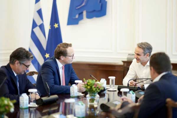 Συνάντηση του πρωθυπουργού με τον διευθύνοντα σύμβουλο της RWE για επενδύσεις στη Δυτική και Κεντρική Μακεδονία