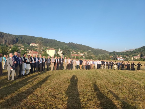 Τρανός χορός Αγίου Παντελεήμονα στα λιβάδια της Βλάστης