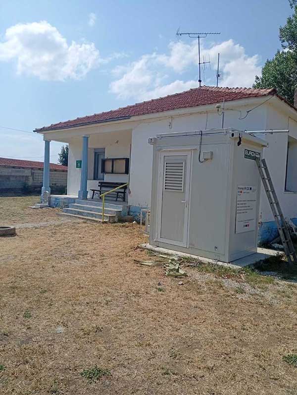 Εγκαταστάθηκε ο Σταθμός Μέτρησης Ατμοσφαιρικής Ρύπανσης στην Αχλάδα μετά από μεγάλη καθυστέρηση