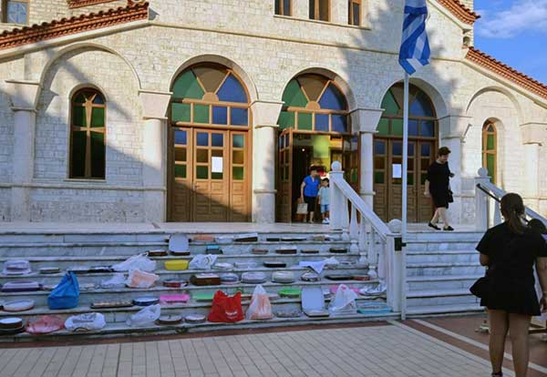 Δεκάδες φανουρόπιτες “γέμισαν” τον Ιερό Ναό Αγίας Τριάδος Πτολεμαΐδας