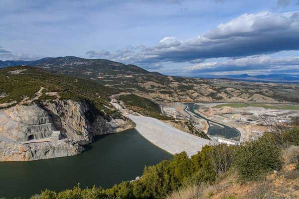 Είναι απορίας άξιο γιατί έχουν αφεθεί στη μοίρα τους οι υδροηλεκτρικοί σταθμοί βλέπε φράγμα Πολυφύτου