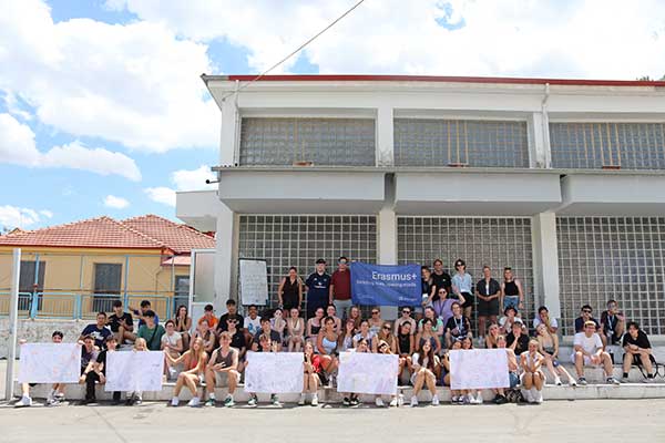 Πρόγραμμα νεανικής κινητικότητας του ΟΕΝΕΦ σε συνεργασία με τους φορείς Finglas, Stowarzyszenie Impakt & Jongerenwerk στη Φλώρινα