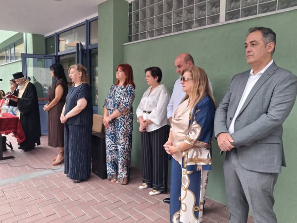 Ο δήμαρχος Κοζάνης στους αγιασμούς του Εργαστηρίου Ειδικής Επαγγελματικής Εκπαίδευσης Κοζάνης και στο 2ο Δημοτικό Σχολείο Κοζάνης