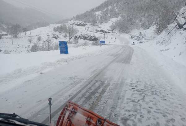 Υπεγράφη η σύμβαση για τον αποχιονισμό στον ορεινό  όγκο του Γράμμου από την Περιφερειακή Ενότητα Καστοριάς