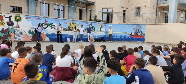 Οι καθηγητές του Δημοτικού Ωδείου Σερβίων παρουσίασαν σε μαθητές τα μουσικά όργανα και τα τμήματα που λειτουργούν