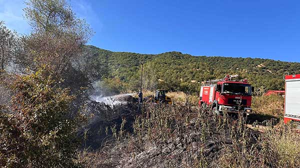 Κατάσβεση πυρκαγιάς στην κοινότητα Άνω Κλεινών