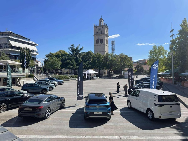 Έκθεση ηλεκτρικών οχημάτων στην κεντρική πλατεία Κοζάνης