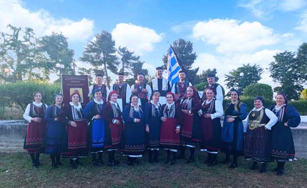 Αγιασμός και έναρξη χορευτικών τμημάτων στον Σύλλογο Βοϊωτών Κοζάνης