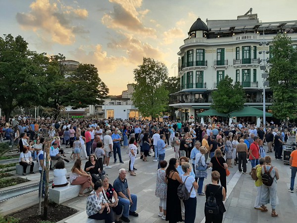 Οι πρώτες εικόνες από την πανδυτικομακεδονική συγκέντρωση κατά της καύσης απορριμάτων στην Κοζάνη