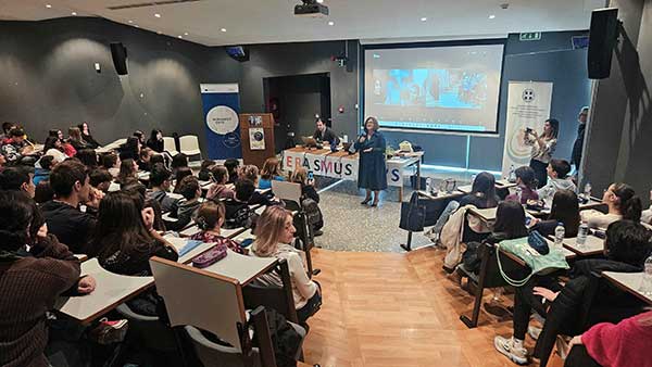 Με μεγάλη επιτυχία ολοκληρώθηκε η σειρά εκδηλώσεων “Erasmus Days 2025” που διοργάνωσε η Περιφερειακή Διεύθυνση Πρωτοβάθμιας και Δευτεροβάθμιας Εκπαίδευσης Δ. Μακεδονίας