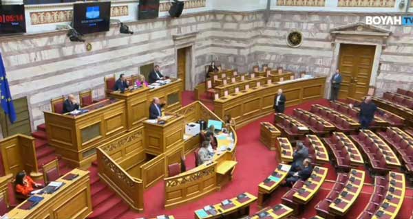 Ένταση στη Βουλή: Η ατάκα «ηλίθια ψέματα» από το Σταύρο Παπασωτηρίου που έκανε έξαλλο τον Χρήστο Κατσώτη