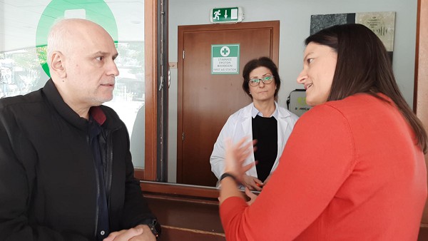 Η Νίκη Κεραμέως στον σταθμό πρώτων βοηθειών της Κοζάνης: Και το πρόγραμμα 55+ και το πρόγραμμα ατόμων με αναπηρία τα πιστεύουμε πολύ