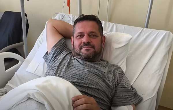 Ο Κώστας Σκόδρας από τη Δεσκάτη μίλησε για την επίθεση που δέχτηκε από αγριογούρουνο(Bίντεο)