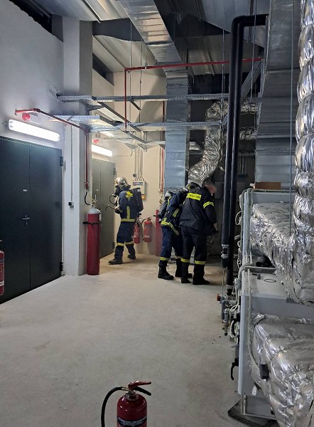 Άμεση επέμβαση της Πυροσβεστικής στην Κοβεντάρειο Βιβλιοθήκη
