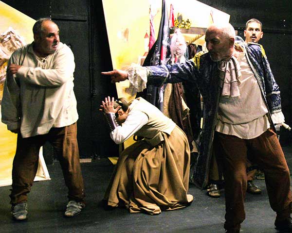 Συνεχίζονται οι παραστάσεις του έργου του Μπέρτολντ Μπρεχτ “Ο κύκλος με την κούκλα”