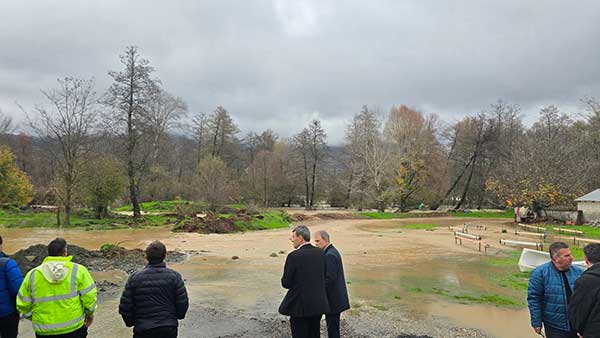 Στις πληγείσες περιοχές της Π.Ε. Καστοριάς ο Περιφερειάρχης Δυτικής Μακεδονίας Γ. Αμανατίδης & οι Αντιπεριφερειάρχες Δ. Σαββόπουλος, Π.Χαρούμενος