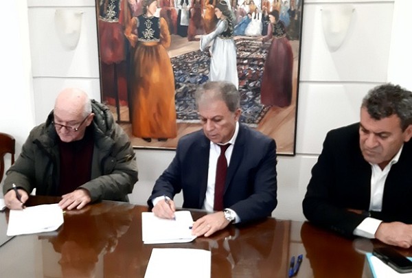 Υπογραφή σύμβασης για ασφαλτοστρώσεις στο Επαρχιακό Οδικό Δίκτυο της Π.Ε. Καστοριάς από τον Περιφερειάρχη Δυτικής Μακεδονίας