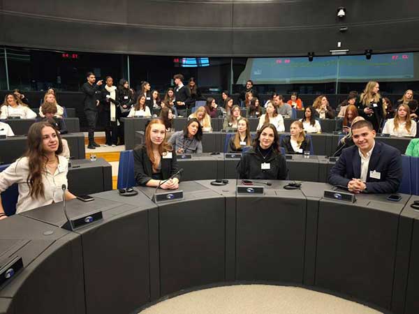 Το 2ο ΕΠΑΛ Κοζάνης στα βραβεία Ζαχάρωφ στο Στρασβούργο