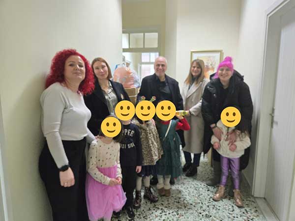 Προσφορά τροφίμων και ειδών πρώτης ανάγκης στο συσσίτιο από το Σύλλογο Γονέων και Κηδεμόνων του 2ου Νηπιαγωγείου Κοζάνης