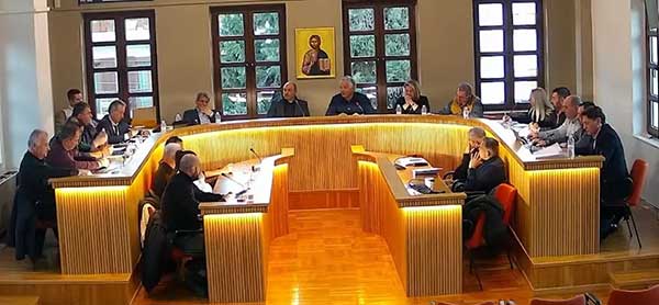 Χρήστος Ζευκλής σε Γιώργο Μαγιάγκα: Μη μιζεριάζεται κύριε Μαγιάγκα .Δεν σας ταιριάζει .Μπορείτε καλύτερα