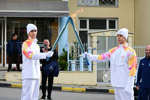 Γιώργος και Σωτήρης Τσιανάκας, με καταγωγή από το Λιβαδερό, συμμετείχαν στη συμβολική διαδρομή της Ολυμπιακής Φλόγας στην Κοζάνη